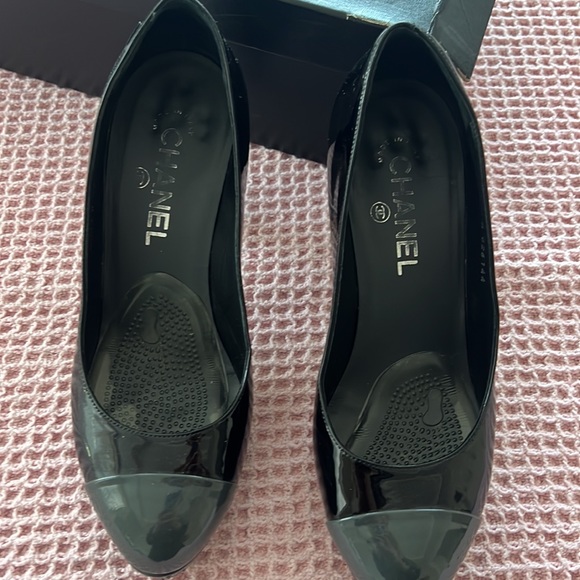 Chanel Heels - Picture 2 of 9